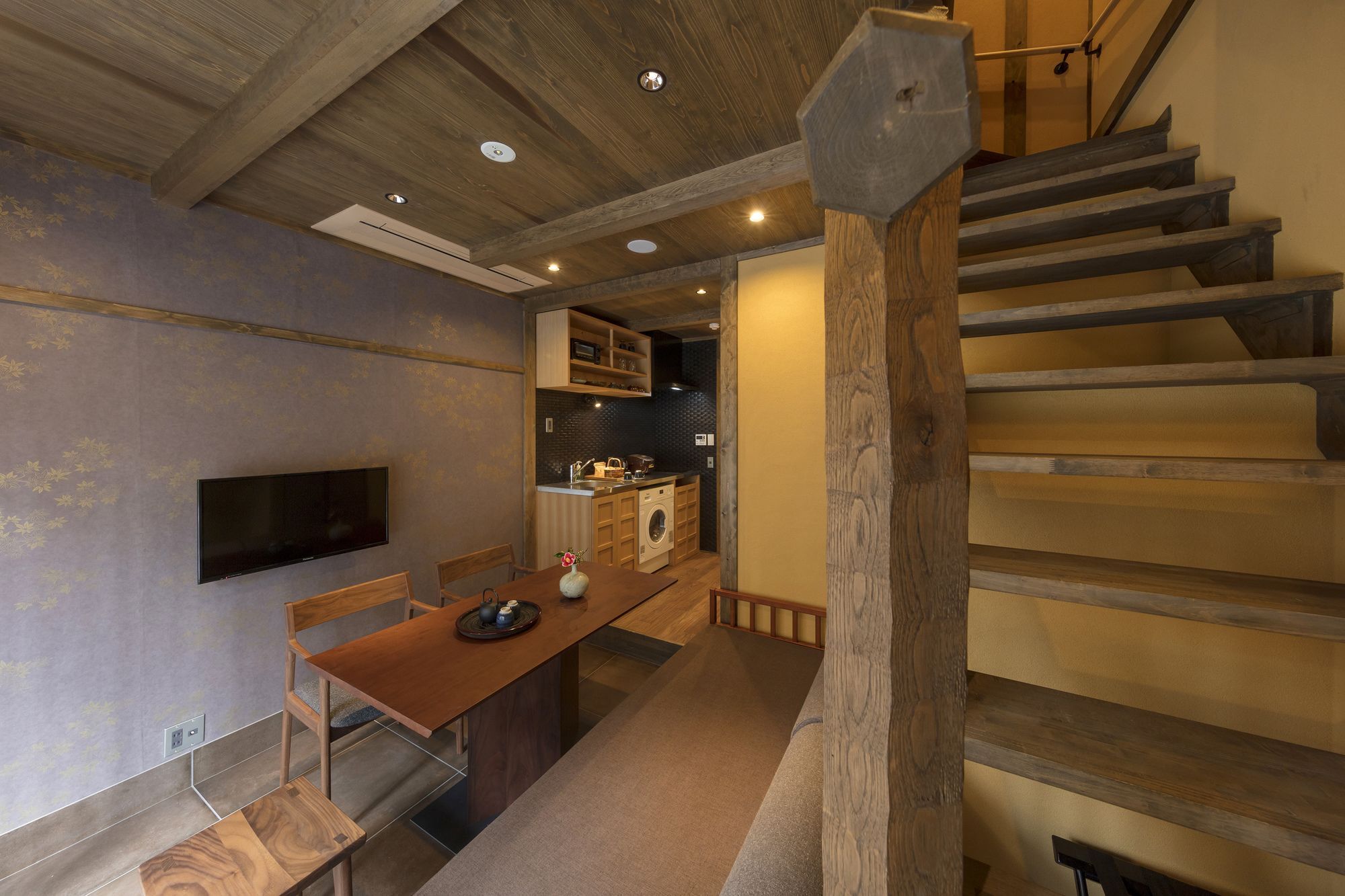 Hanagoromo Apartment *